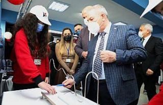 Genç kaşifler projelerini sergiledi