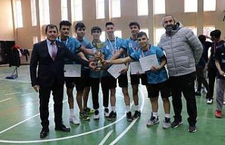 Genç raketler kupasını Kabakcı’dan aldı