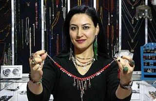 Girişimci kadın, gümüş sanatıyla hayata tutundu