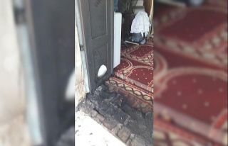 GKRY’de tarihi Larnaka Büyük Camisi’ne çirkin...