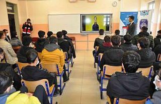 Göç İdaresi Müdürlüğü’nden liseli gençlere...