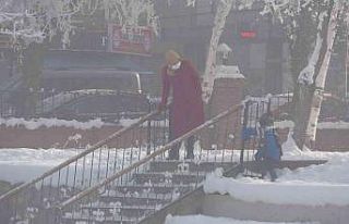 Göle’de hayat dondu, eksi 22,2 derece