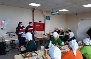 Gömeç’te jandarma KADES’i tanıttı