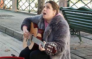 Görme engelli İranlı sanatçıdan Eskişehirlilere...