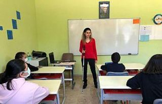 Görme engelli öğretmenin en mutlu günü