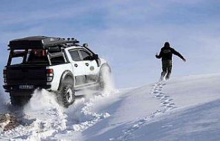 Gümüşhane’de off-road tutkunlarının karla mücadelesi