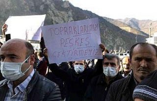 Gümüşhaneliler köylerine ait arazilerin Trabzon’a...