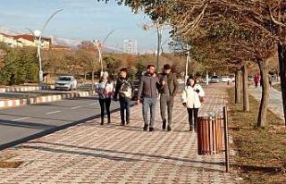 Güneşli havayı fırsat bilenler park ve piknik...