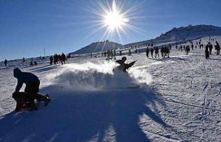 Güneydoğu’nun tek kayak merkezinde sezon açıldı