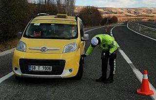 Gürün’de kış lastiği denetimleri sürüyor