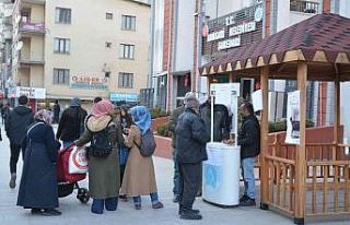 Hakkari Belediyesinden ücretsiz tiyatro bileti dağıtımı