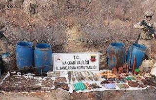 Hakkari’de 2 ayrı mağarada cephanelik ele geçirildi