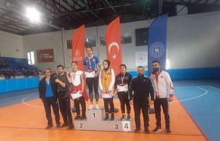 Hakkarili sporcular 7 madalya ile döndü