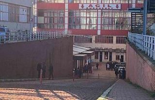 Hastane acilinde oksijen tüpü patladı: 1’i hemşire,...