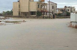 Hatay’da fırtına ve yağmur hayatı olumsuz etkiledi
