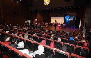 Hayati İnanç Adapazarı’nda sevenleriyle buluştu