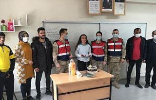 Hayranı olduğu jandarmadan lise öğrencisi Sosin’e...