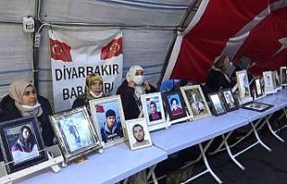 HDP önündeki ailelerin evlat nöbeti kararlılıkla...