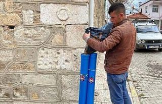 Hisarcıklı esnaftan sokak hayvanlarına mama desteği