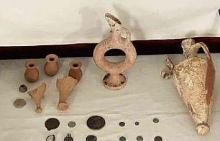 Hitit dönemine ait vazo ele geçirildi