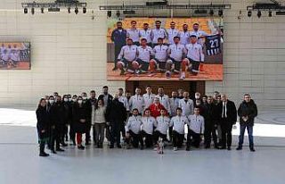 HKÜ’lü basketbolcuların şampiyonluk gururu