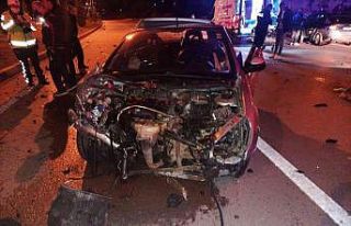 İki otomobilin çarpıştığı kazada 3 kişi yaralandı