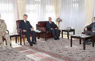 İl yöneticilerinden Rektör Çomaklı’ya tebrik...
