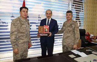 İlçe jandarma komutanlarından Yalçınkaya’ya...