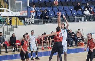 İlk yarıyı lider tamamladı