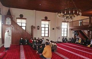 İmam hatip öğrencilerine cami adabı eğitimi