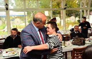 İncirliova Belediye Başkanı Kaya, engelli bireyler...