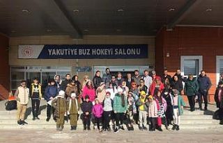 İranlılar Yakutiye Buz Hokeyi Salonuna hayran kaldı