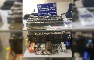 İş yerinden hırsızlık iddiasıyla yakalanan 4...