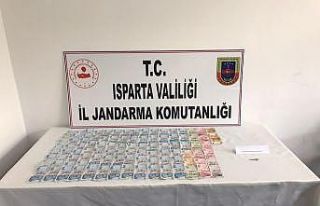 Isparta’da çaldıkları paralar ile yakalanan 3...