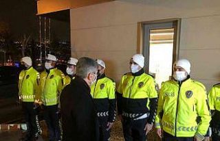 İstanbul Valisi Ali Yerlikaya emniyet personelini...