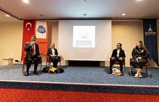 İzmir’de rehber köpekler için toplu ulaşımda...