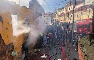 İzmir’de yangın dehşeti: 3 çocuk hayatını...