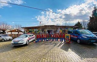 Jandarma ekiplerinden miniklere ziyaret