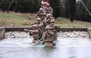 Jandarma komandoların nefes kesen eğitimi