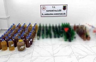 Jandarma zehir tacirlerine göz açtırmıyor