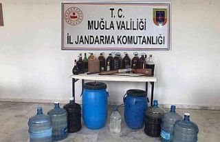 Jandarmadan kaçak içki operasyonu