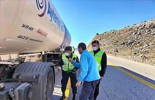 Jandarmadan kış lastiği denetimi