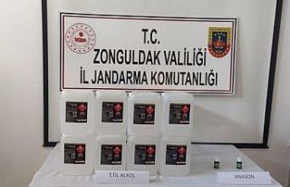 Jandarma’ya 40 litre etil alkol ve anasonla yakalandı