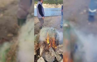 Kaçak avcıların ağları yakılarak imha edildi