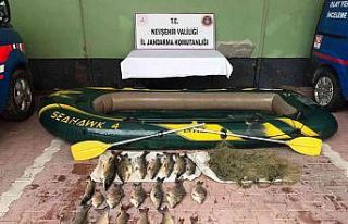 Kaçak balık avcıları yakalandı