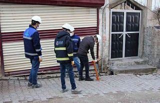 Kaçak elektrik hattı tespiti için yer altı cihazı