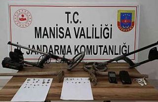 Kaçak kazı yaparken suçüstü yakalandılar