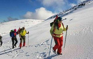 Kadın dağcıdan anlamlı günde tırmanış