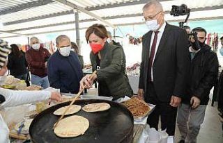 Kaftancıoğlu, Kadın Üretici Pazarını gezdi