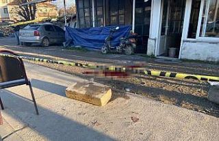 Kahvehane önünde silahlı saldırıya uğradı